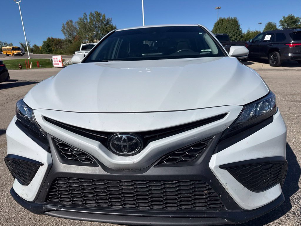 Used 2024 Toyota Camry SE w/ Cold Weather Package FWD image 11