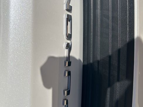 Used 2024 GMC Yukon XL Denali w/ Advanced Technology Package image 31