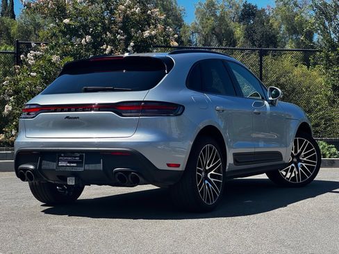 Certified 2024 Porsche Macan AWD/4WD image 9