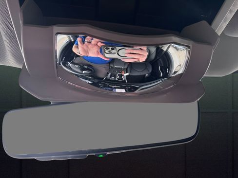 Used 2021 Toyota Highlander XLE image 16