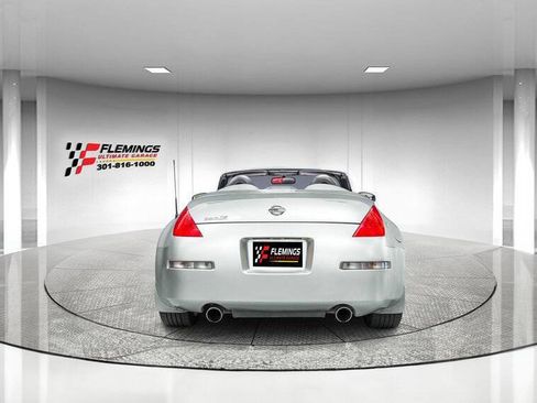 Used 2006 Nissan 350Z Touring RWD image 6