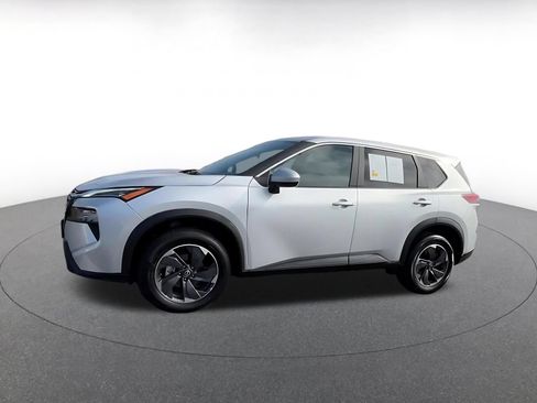 Used 2025 Nissan Rogue SV FWD image 8