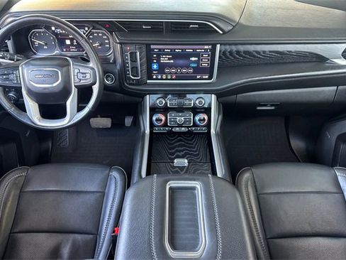 Used 2021 GMC Yukon XL Denali w/ Denali Premium Package image 13