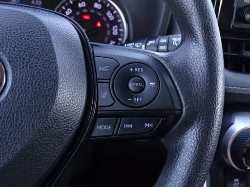 Certified 2022 Toyota RAV4 XLE w/ Convenience Package FWD image 35