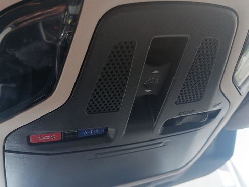 Used 2025 Subaru Outback Premium image 16