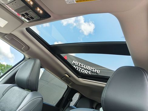 New 2026 Mitsubishi Outlander SE AWD/4WD image 2