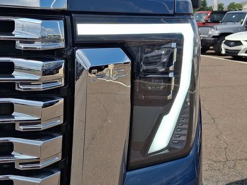 Used 2024 GMC Sierra 2500 Denali w/ Denali Reserve Package AWD/4WD image 9