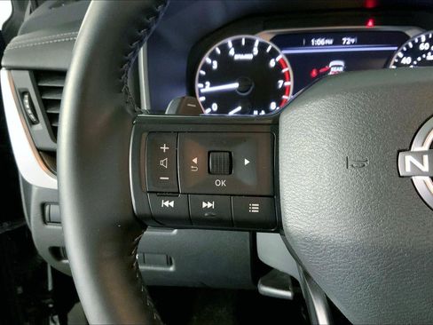 Used 2025 Nissan Rogue SV image 18