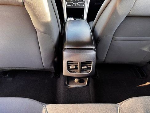 Used 2020 Ford Fusion SE FWD image 24