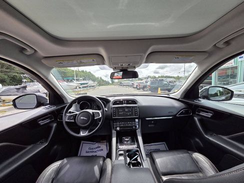 Used 2018 Jaguar F-PACE Prestige AWD/4WD image 17