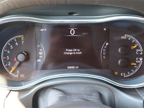 Used 2015 Jeep Grand Cherokee Overland image 27