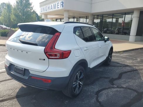 Used 2023 Volvo XC40 B5 Plus AWD/4WD image 9