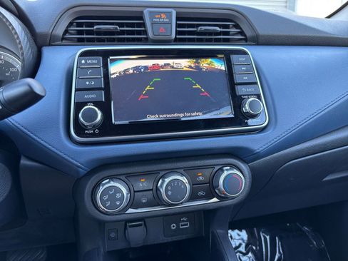 Used 2025 Nissan Versa SV FWD image 17