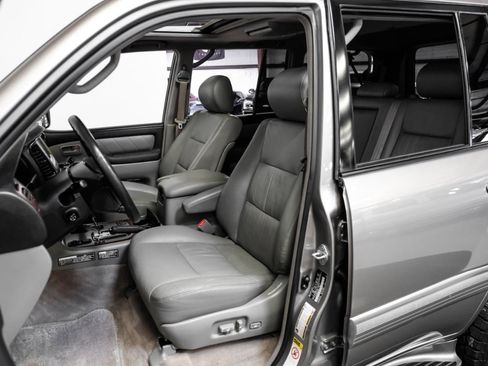 Used 2006 Toyota Land Cruiser image 29