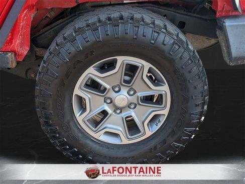 Used 2017 Jeep Wrangler Unlimited Rubicon w/ Dual Top Group image 25