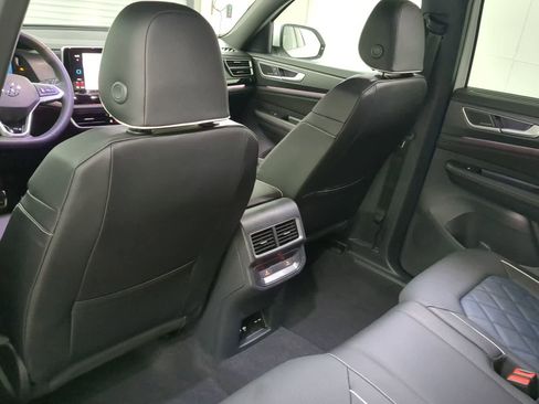 New 2026 Volkswagen Atlas Cross Sport SEL Premium R-Line image 17