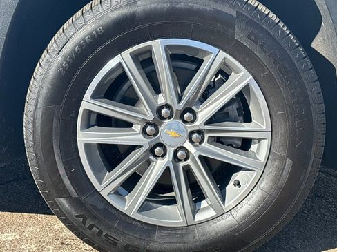 Used 2023 Chevrolet Traverse LT image 29