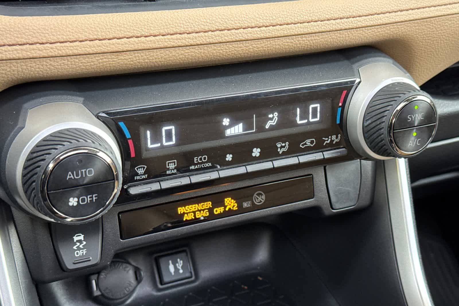 Used 2019 Toyota RAV4 XLE Premium FWD image 22