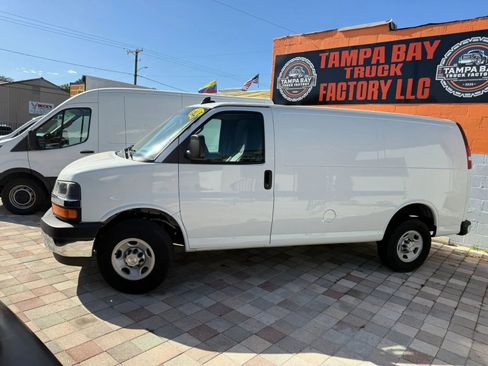 Used 2023 Chevrolet Express 2500 w/ Driver Convenience Package RWD image 3