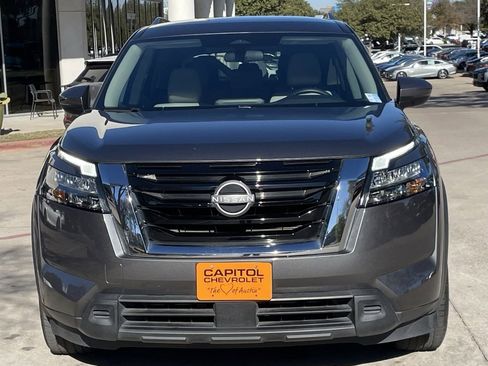Used 2024 Nissan Pathfinder SV image 6