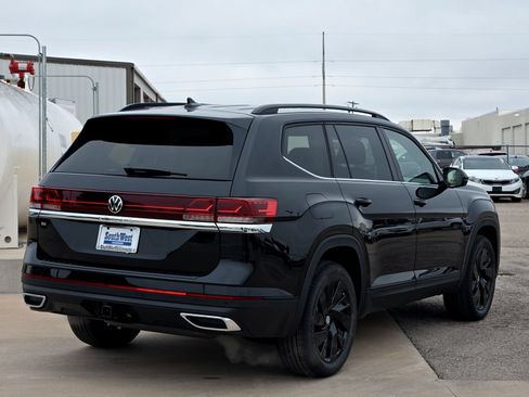 New 2026 Volkswagen Atlas SE FWD image 4