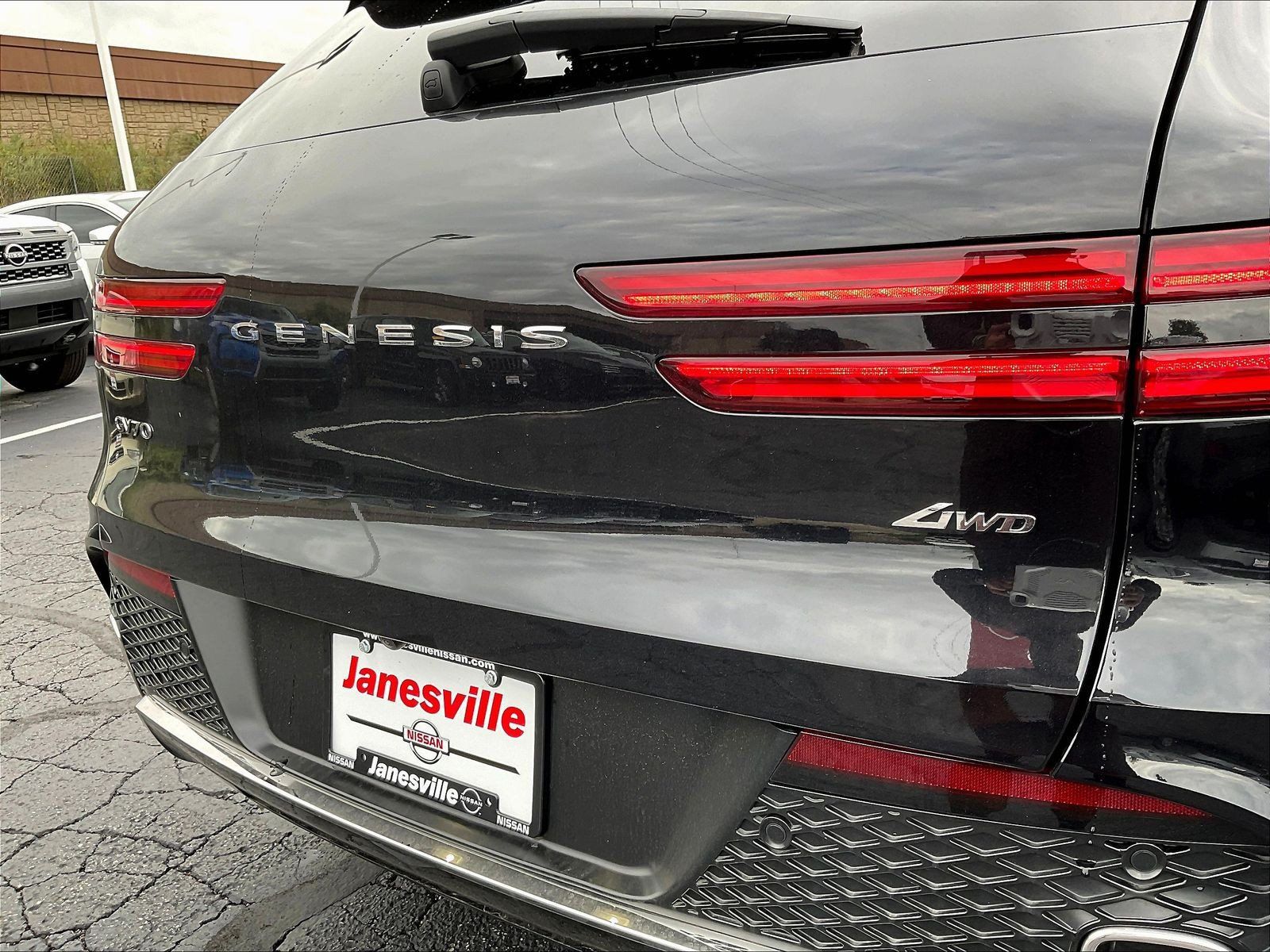 Used 2023 Genesis GV70 2.5T w/ Advanced Package AWD/4WD image 4