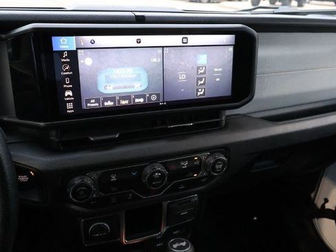 Used 2024 Jeep Wrangler Sport image 18