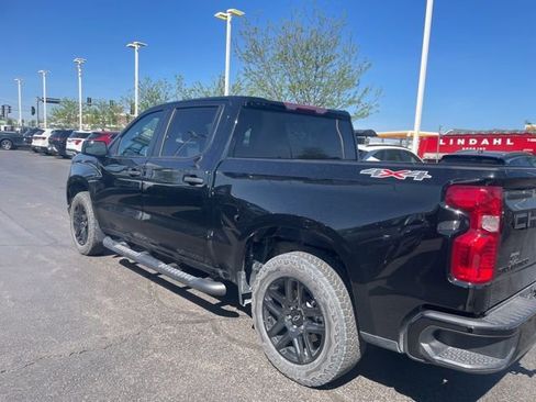Used 2024 Chevrolet Silverado 1500 Custom w/ Turbomax Blackout Package AWD/4WD image 4