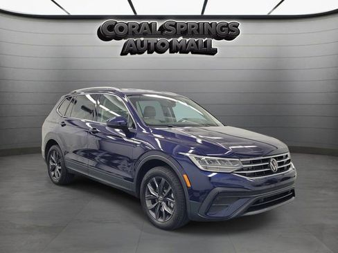 Used 2023 Volkswagen Tiguan SE FWD image 1