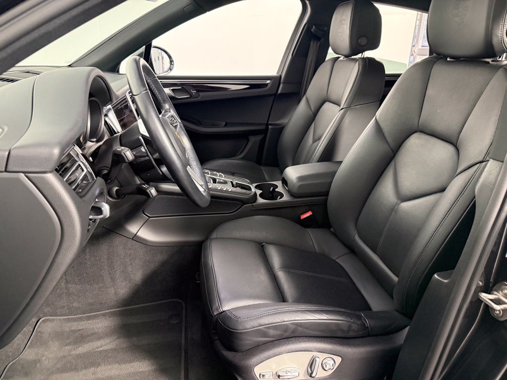 Certified 2021 Porsche Macan AWD/4WD image 5