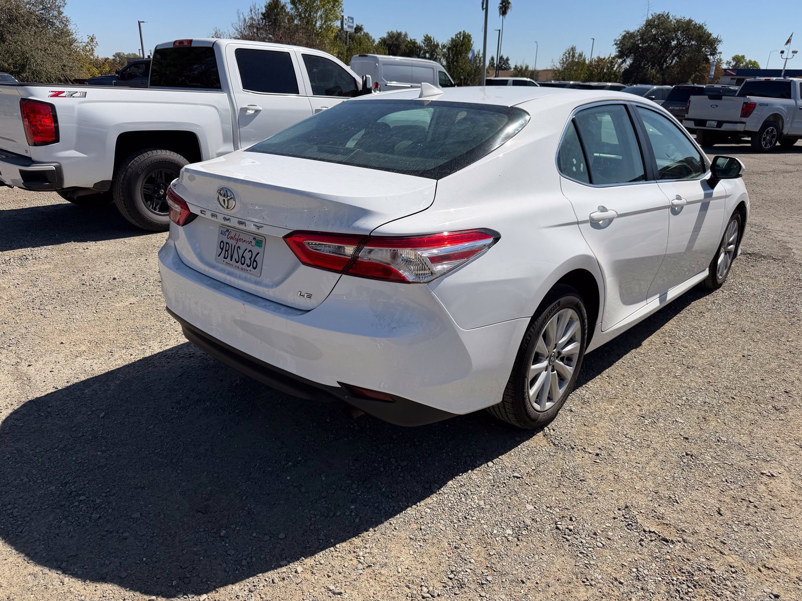 Used 2019 Toyota Camry LE FWD image 5