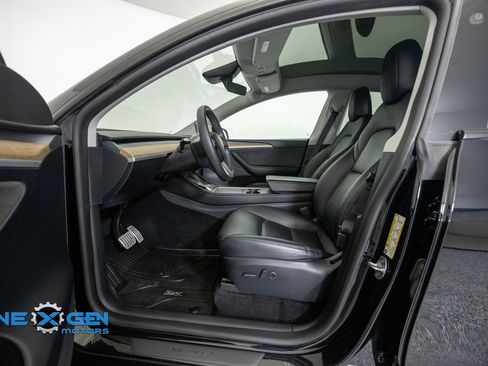 Used 2024 Tesla Model Y Performance AWD/4WD image 11