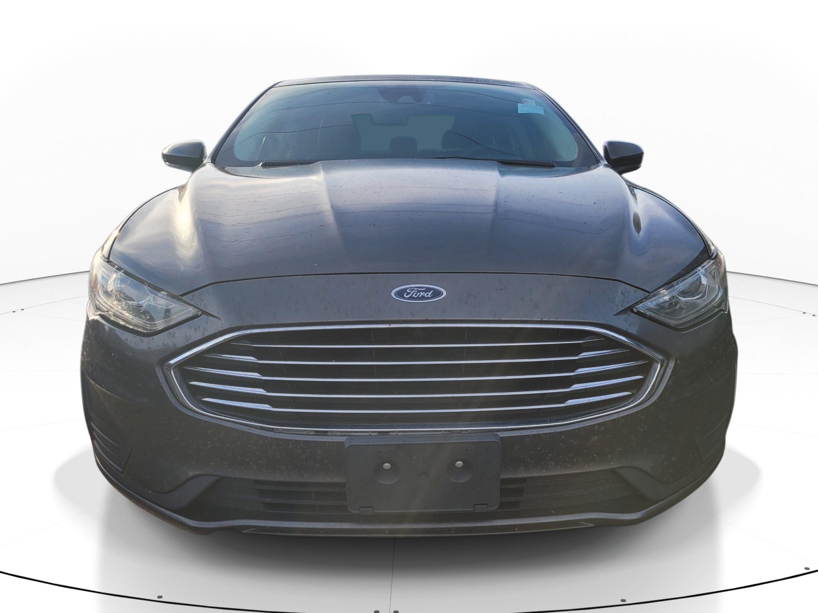 Used 2019 Ford Fusion SE FWD image 2