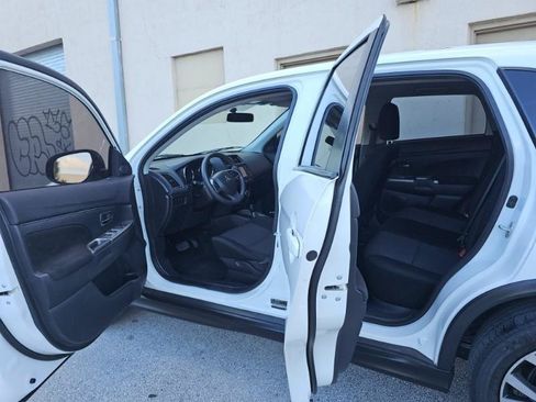 Used 2018 Mitsubishi Outlander Sport ES FWD image 19