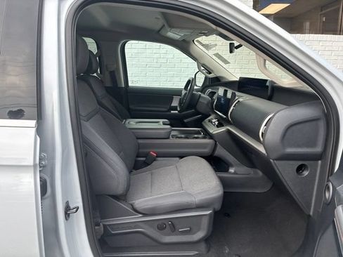 Used 2025 Ford Expedition Active RWD image 47