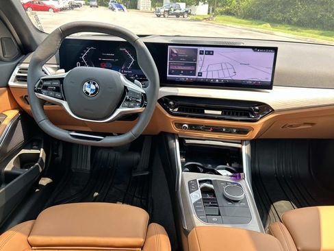 Used 2025 BMW 330i Sedan w/ Premium Package RWD image 20