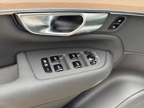 Certified 2025 Volvo XC90 B6 Plus AWD/4WD image 16