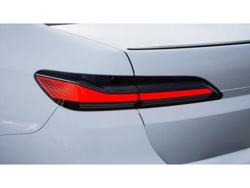 New 2026 BMW 740i RWD image 8