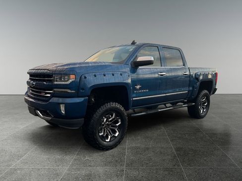 Used 2017 Chevrolet Silverado 1500 LTZ Z71 w/ LTZ Plus Package image 3