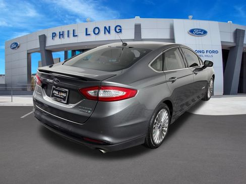 Used 2014 Ford Fusion Titanium FWD image 4