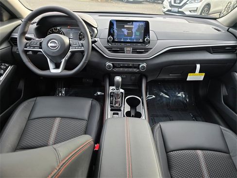 New 2025 Nissan Altima 2.5 SR image 14
