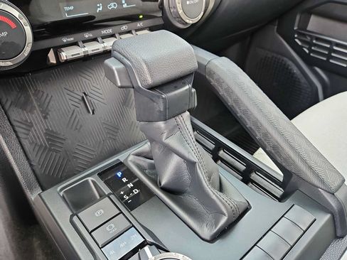 Used 2025 Toyota 4Runner SR5 AWD/4WD image 21