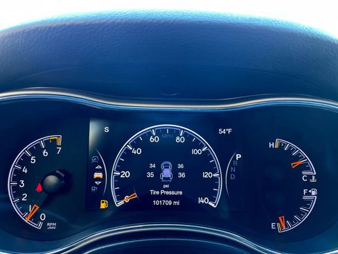 Used 2017 Jeep Grand Cherokee Limited image 16