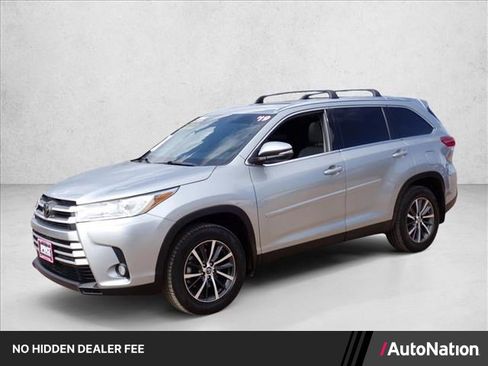 Used 2019 Toyota Highlander XLE AWD/4WD image 1