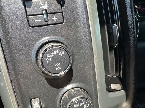 Used 2018 Chevrolet Silverado 1500 LT w/ All Star Edition image 4