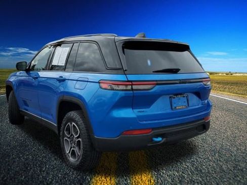 Certified 2023 Jeep Grand Cherokee Trailhawk AWD/4WD image 2