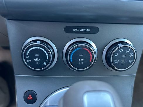 Used 2010 Nissan Sentra 2.0 SL w/ Premium Plus Pkg image 19