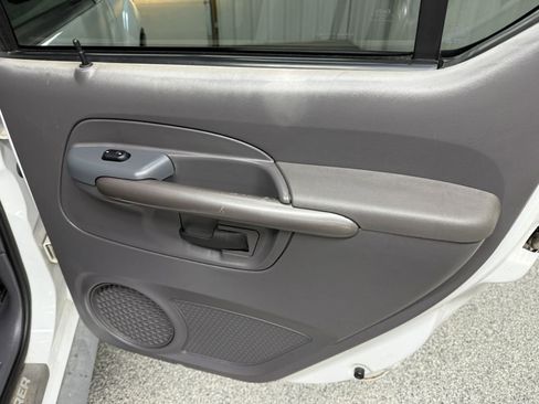 Used 2001 Ford Explorer Sport Trac 4x4 image 27