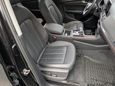 Used 2021 Audi Q5 Premium w/ Convenience Package image 21