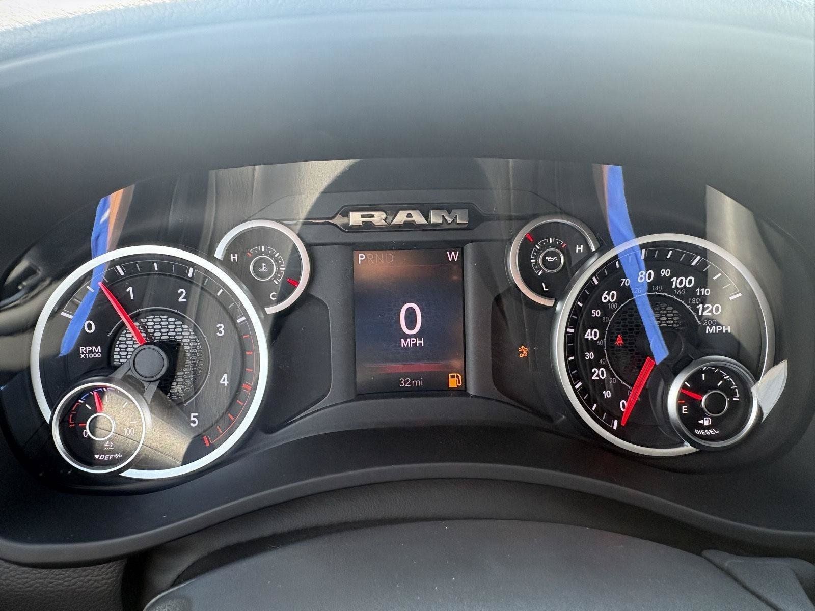 New 2026 RAM 3500 Big Horn AWD/4WD image 32